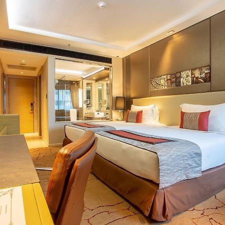 Graceland Bangkok By Grace Hotel - Sha Extra Plus Exterior photo