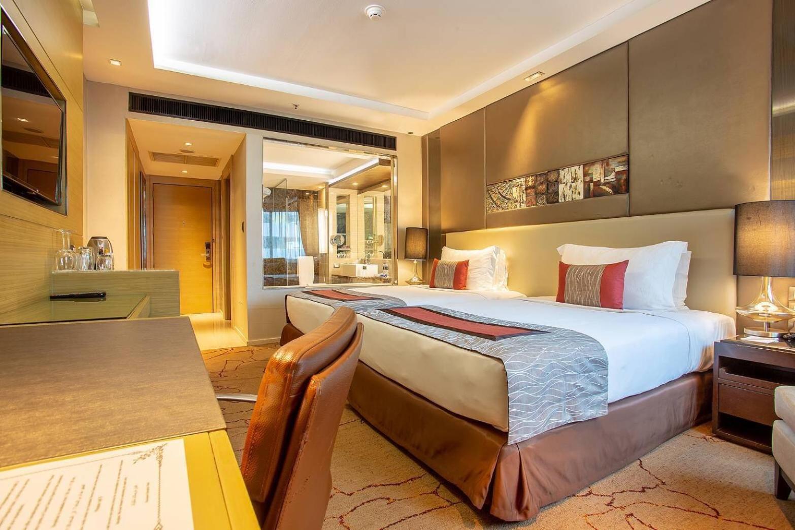 Graceland Bangkok By Grace Hotel - Sha Extra Plus Exterior photo