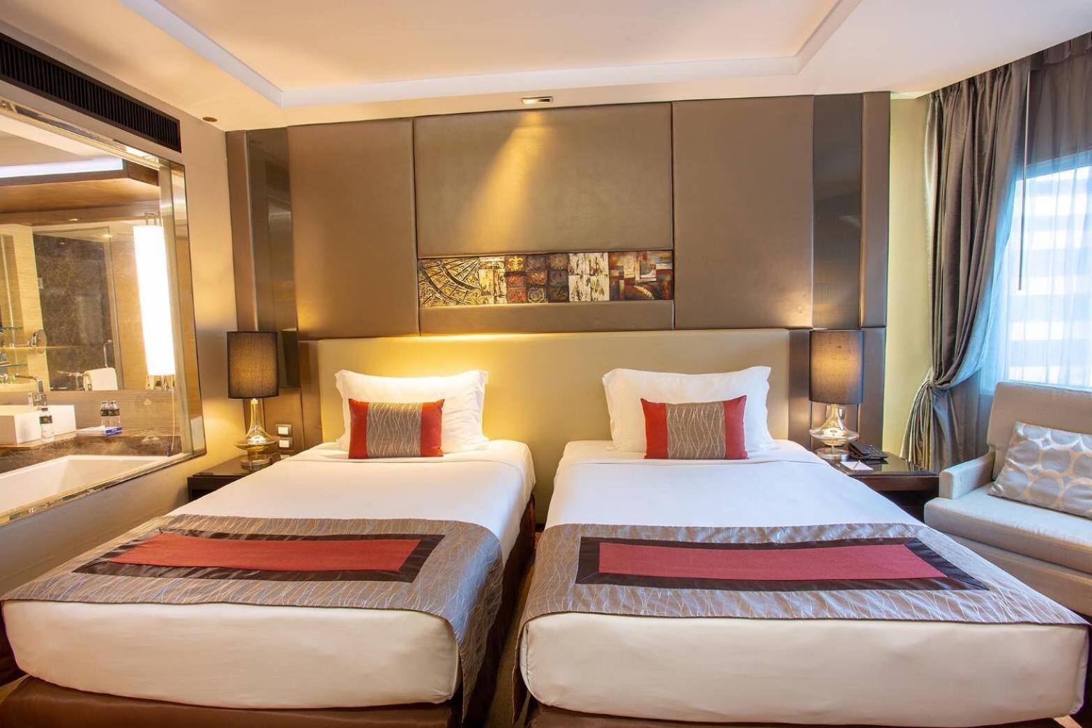 Graceland Bangkok By Grace Hotel - Sha Extra Plus Exterior photo
