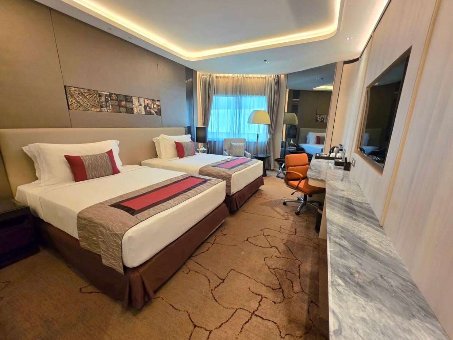 Graceland Bangkok By Grace Hotel - Sha Extra Plus Exterior photo