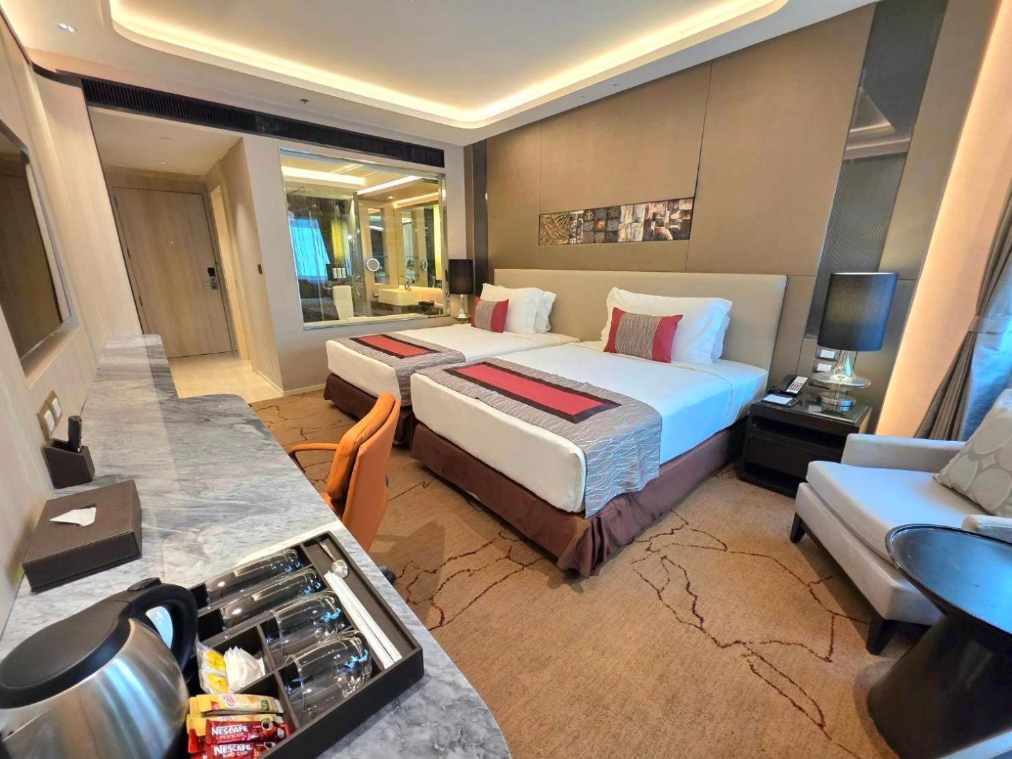 Graceland Bangkok By Grace Hotel - Sha Extra Plus Exterior photo