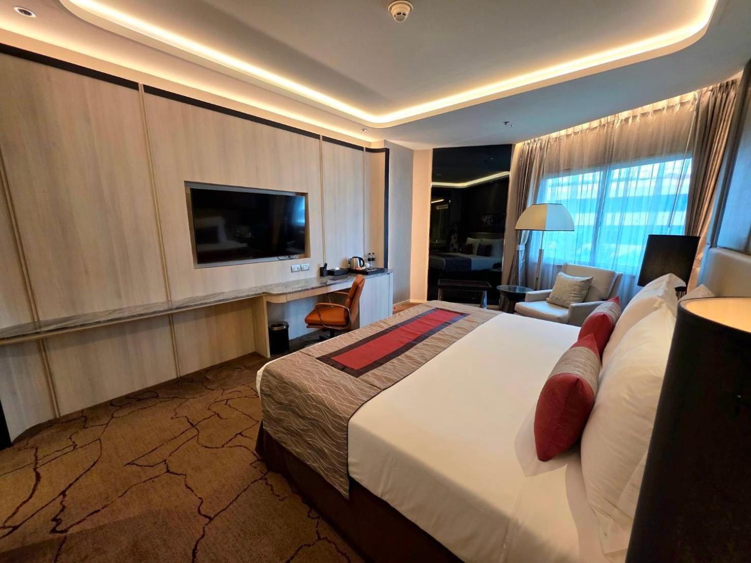 Graceland Bangkok By Grace Hotel - Sha Extra Plus Exterior photo