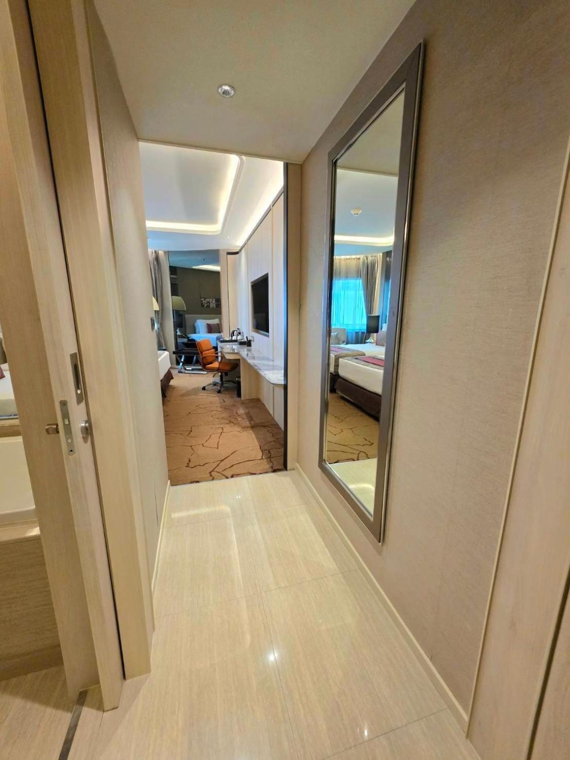 Graceland Bangkok By Grace Hotel - Sha Extra Plus Exterior photo
