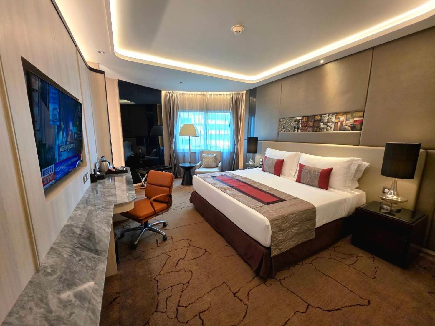 Graceland Bangkok By Grace Hotel - Sha Extra Plus Exterior photo