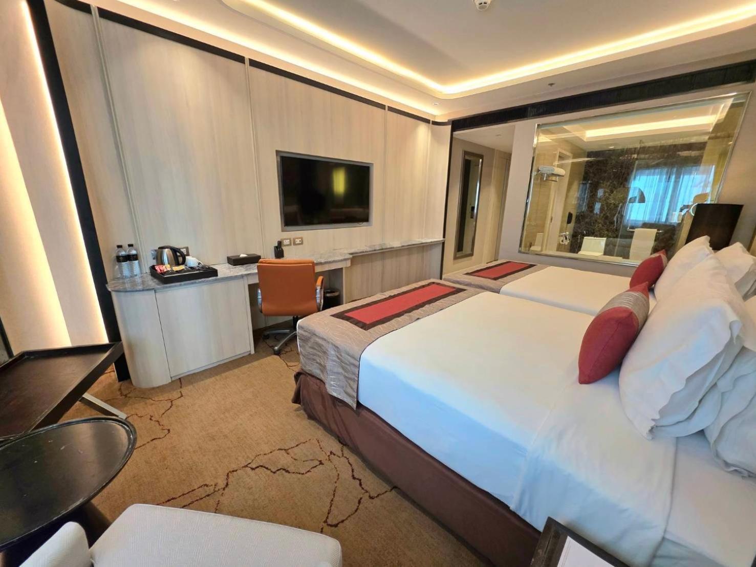 Graceland Bangkok By Grace Hotel - Sha Extra Plus Exterior photo